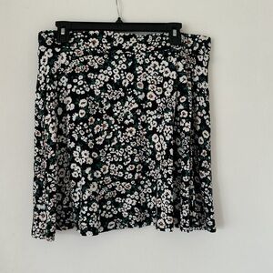 Size 12, Boden skirt, Black Heart Bloom. Perfect for summer!